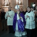 Don Pietro Rubini accompagna Mons. Cornacchia