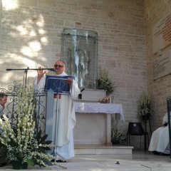 Mons. Depalma celebra la Messa