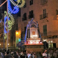 Festa dei fedeli nel borgo antico