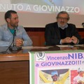 Michele Emiliano saluta Vincenzo Nibali