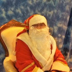 Anche Babbo Natale in via Vittorio Veneto