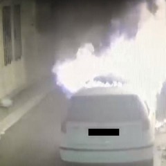 Incendiò a Terlizzi un'auto rubata a Giovinazzo: preso un 31enne