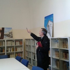 Don Beppe De Ruvo benedice la biblioteca "don Filippo Roscini"