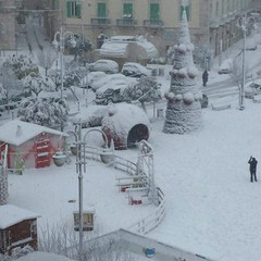 Anche il villaggio di Babbo Natale imbiancato