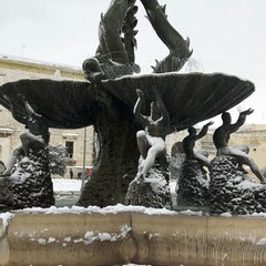 La Fontana dei Tritoni nel gelo