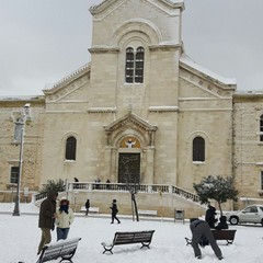 La skyline di San Domenico con la neve