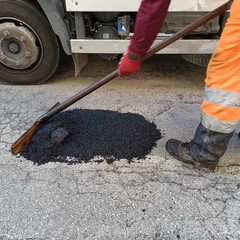 Buche stradali ricoperte