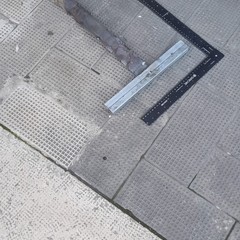 Nuovo assalto al bancomat della filiale Mps, danni alle auto in sosta