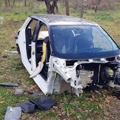 Una delle due auto recuperate dai Carabinieri