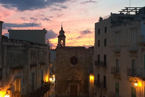 Piazza Costantinopoli. <span>Foto Mimmo Bavaro</span>