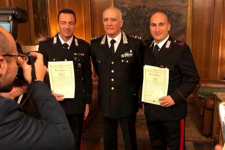 Il generale Del Sette con i militari De Gennaro e Foti