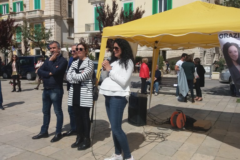 Garruti, Piarulli e Galizia in piazza. <span>Foto Gianluca Battista</span>