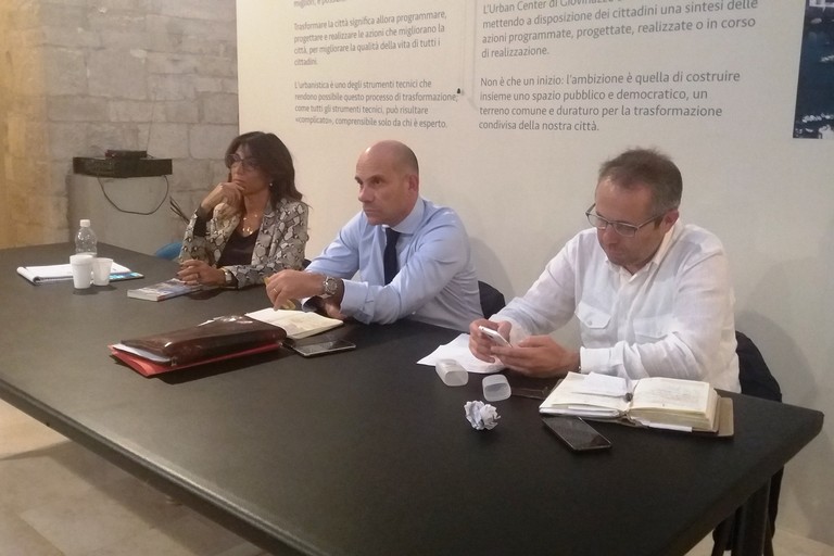 Il tavolo degli amministratori. <span>Foto Gianluca Battista</span>