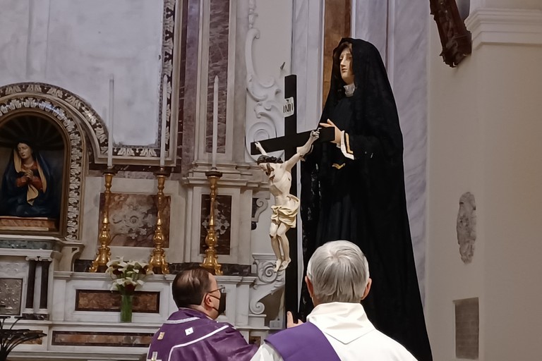 Madonna sotto l'organo incontra Gesù