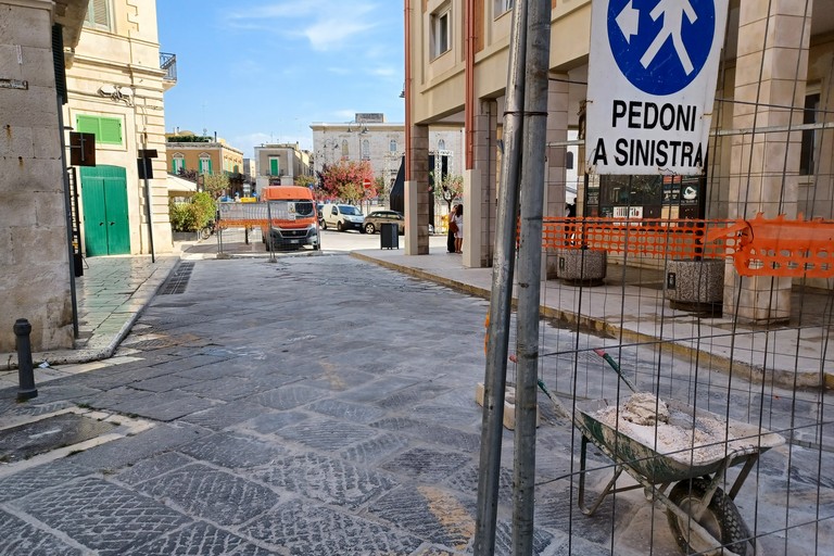 Ribasolamento piazza Umberto I. <span>Foto Gianluca Battista</span>