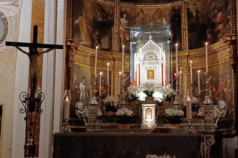 Maria SS di Corsignano con Crocifisso. <span>Foto Gianluca Battista</span>