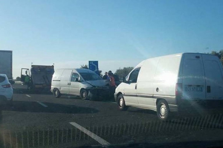 L'incidente stradale avvenuto sulla strada statale 16 bis