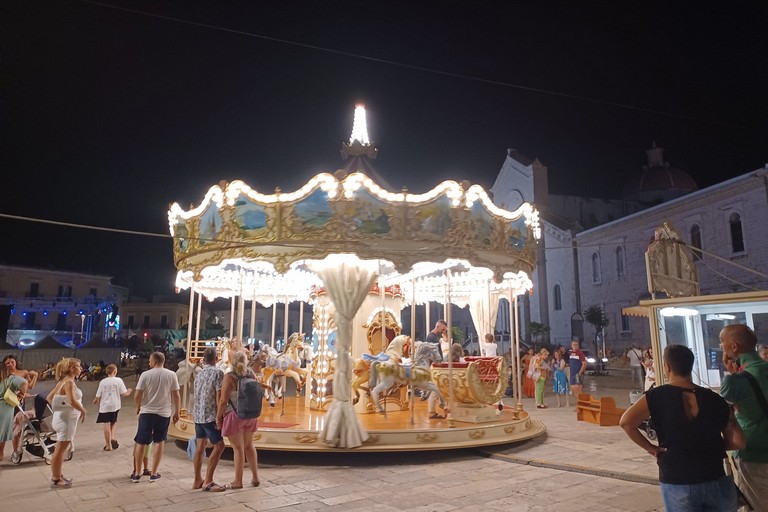 Giostrina carosello in piazza