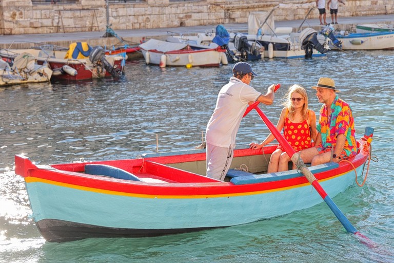 Giovinazzo dal mare con gli Amici del Gozzo. <span>Foto Discover Giovinazzo </span>