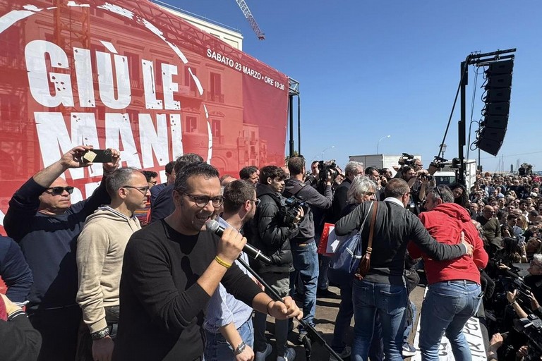 Nico Bavaro sul palco di Bari