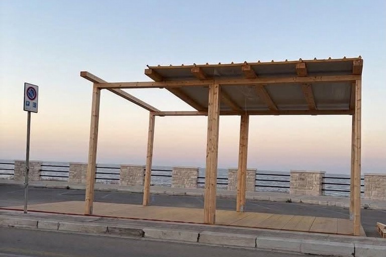 Occupazioni suolo pubblico Ponente. <span>Foto Sinistra Italiana Giovinazzo </span>