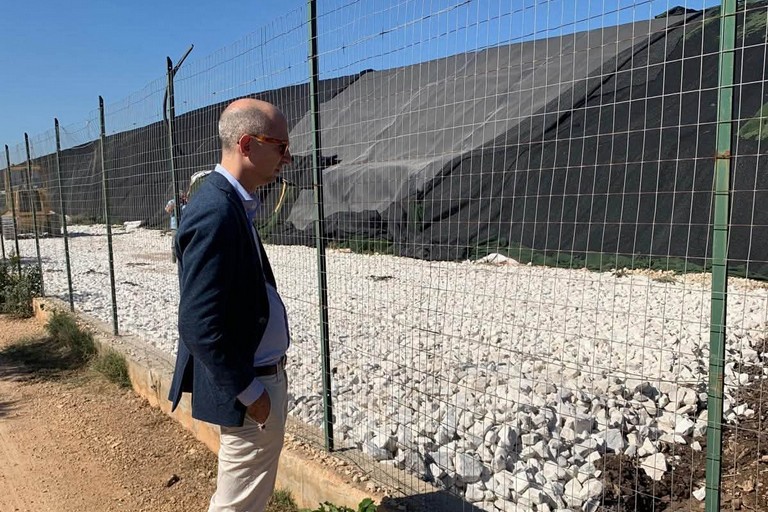Michele Sollecito in discarica. <span>Foto Staff sindaco </span>