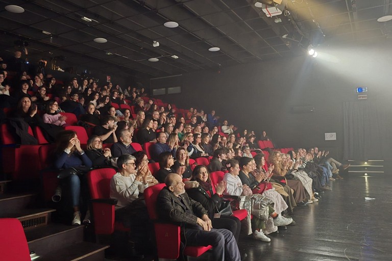 Liceo Spinelli a teatro