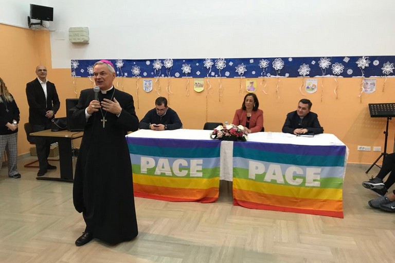Mons. Cornacchia all'I.C.