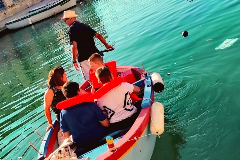 Giovinazzo dal mare con gli Amici del gozzo