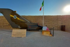 Una stele commemorativa per i caduti dell'aria in piazzale Aeronatica Militare