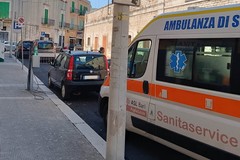 «Mezzi privati occupano i parcheggi riservati alle ambulanze del 118»