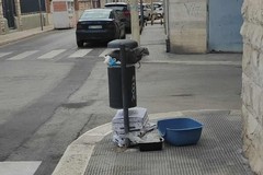 Rifiuti Giovinazzo, ancora preso di mira il cestino tra via Papa Giovanni XXIII e via Magenta