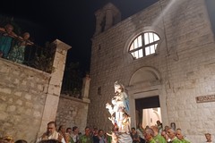 Santa Maria degli Angeli, ieri sera la processione nel borgo antico (FOTO e VIDEO)