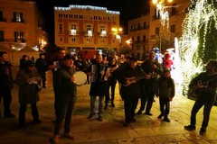 Tutti in piazza Umberto I per cantare la "Santa Allegrezza"