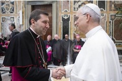 Mons. Turturro in Vaticano con la delegazione paraguayana