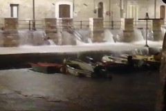 Tanta pioggia su Giovinazzo: il VIDEO dell'acqua che arriva impetuosa in cala Porto
