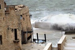 La deriva del Tornado a Levante sradicata dalle mareggiate