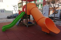 Installati i nuovi giochi in piazzetta Iacobellis