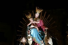 Tutti in preghiera per la Madonna del Rosario (FOTO)