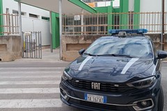 Furto alla scuola Marconi, il 38enne resta in carcere. È caccia ai complici