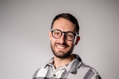 Andrea Defronzo presenta a Giovinazzo il suo libro "Senza pensarci troppo"