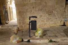 Ancora spazzatura all'angolo tra via San Giuseppe e via Madonna degli Angeli