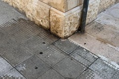 «Basta malcostume e sporcizia davanti alla mia attività»