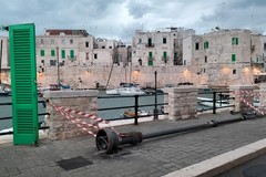 Palo della pubblica illuminazione caduto a Ponente