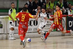 Il Defender Giovinazzo frena la corsa della capolista: 4-4 col Benevento