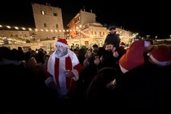 A Giovinazzo Babbo Natale è arrivato dal mare - VIDEO e FOTO