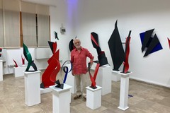 “Il teatro della geometria”, le opere di Franco Cortese in mostra a Giovinazzo
