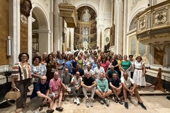 Monsignor Basile benedice i 60enni affidandoli a Maria SS di Corsignano