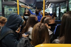 STP, i pendolari: «Da Giovinazzo si viaggia contro ogni norma sul distanziamento»