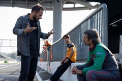 Pippo Mezzapesa tra i registi di "Motorvalley", la serie Netflix con Luca Argentero